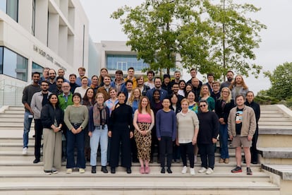 Grupo de personas en un evento sobre computación cuántica
